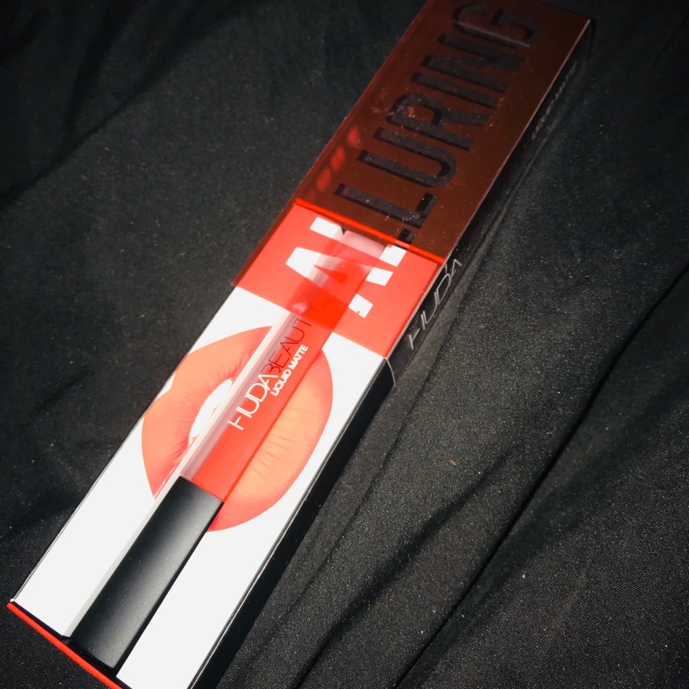 Huda liquid lip